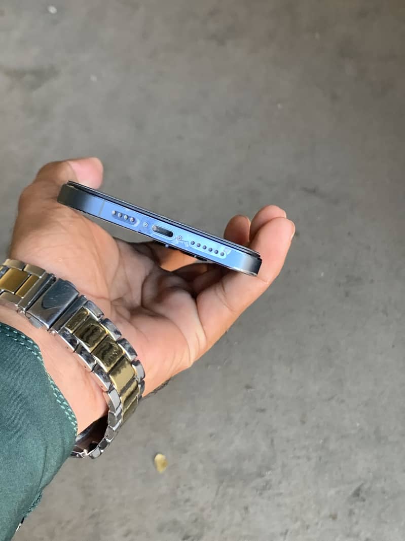 Apple iPhone 12 Pro Max 3