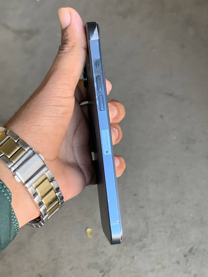 Apple iPhone 12 Pro Max 4