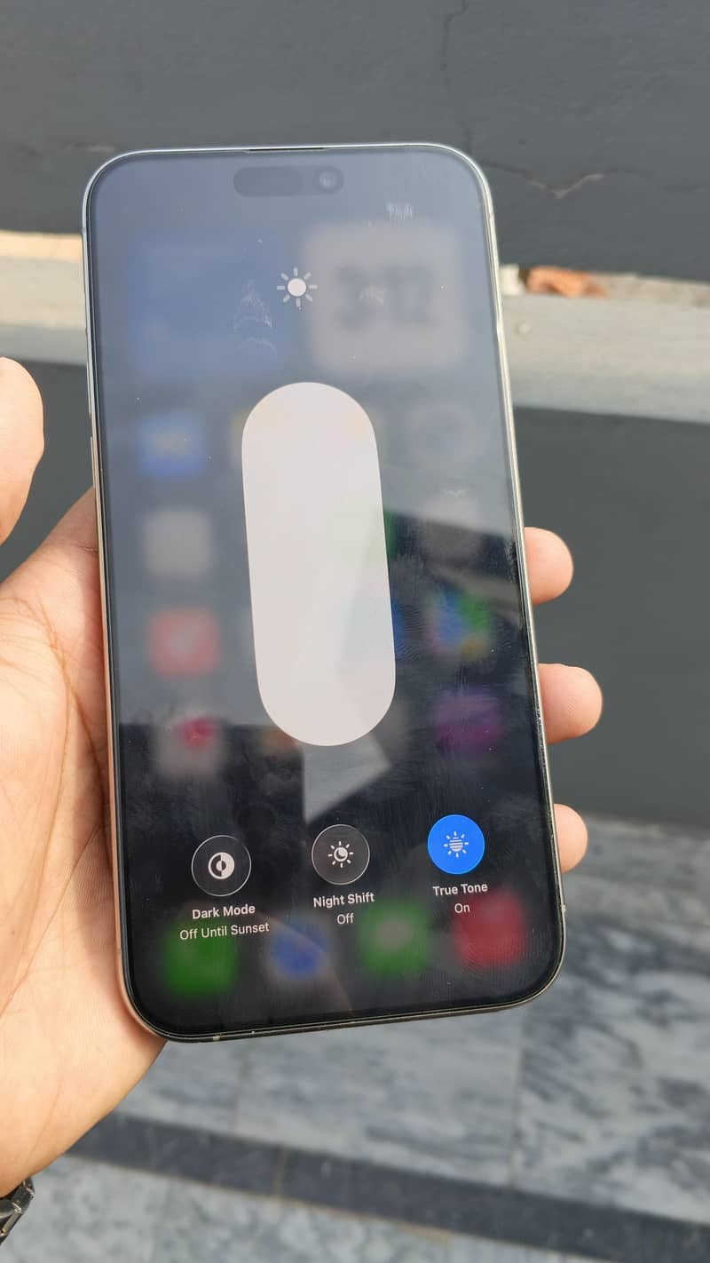 Apple iPhone 15 Pro Max 2