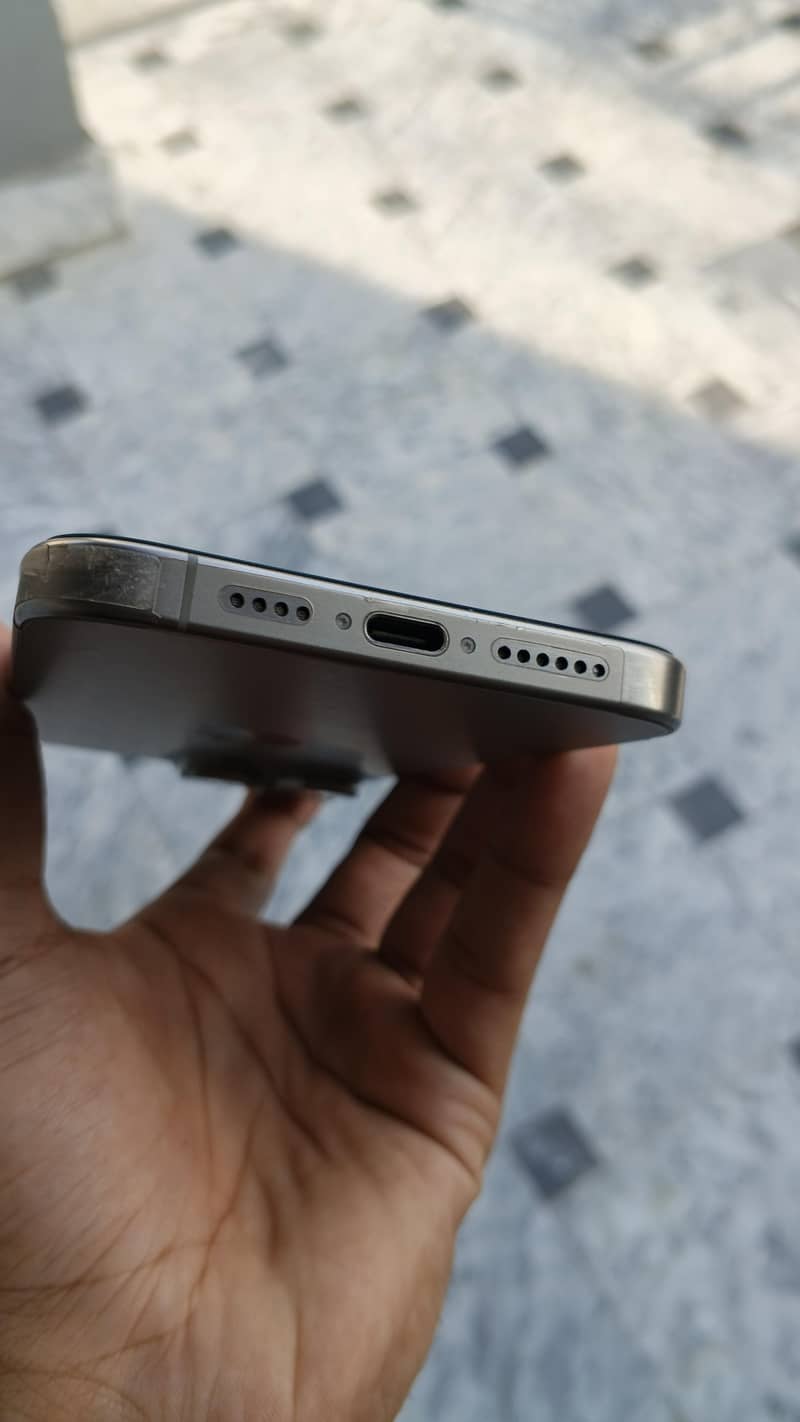 Apple iPhone 15 Pro Max 7