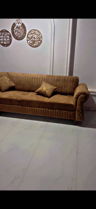 Urgent sale L shape 7 Seetr sofa condition 10/9.5