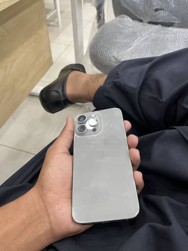 Apple iPhone 15 Pro Max 1