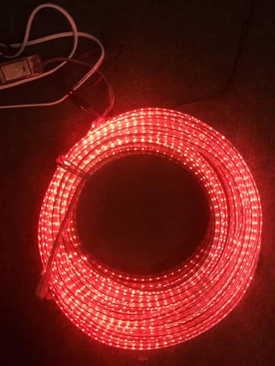 yah light red colour Mein Hai only aur yah Kafi badi hai