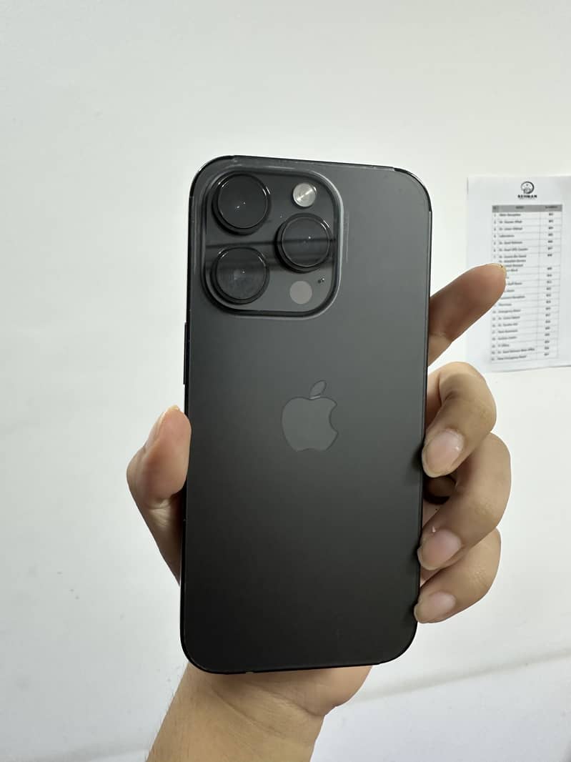 Apple iPhone 14 Pro 1