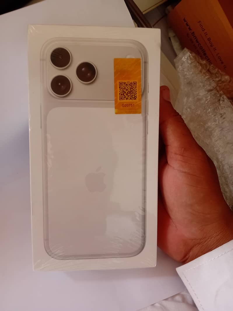 Apple iPhone 17 Pro Max 1