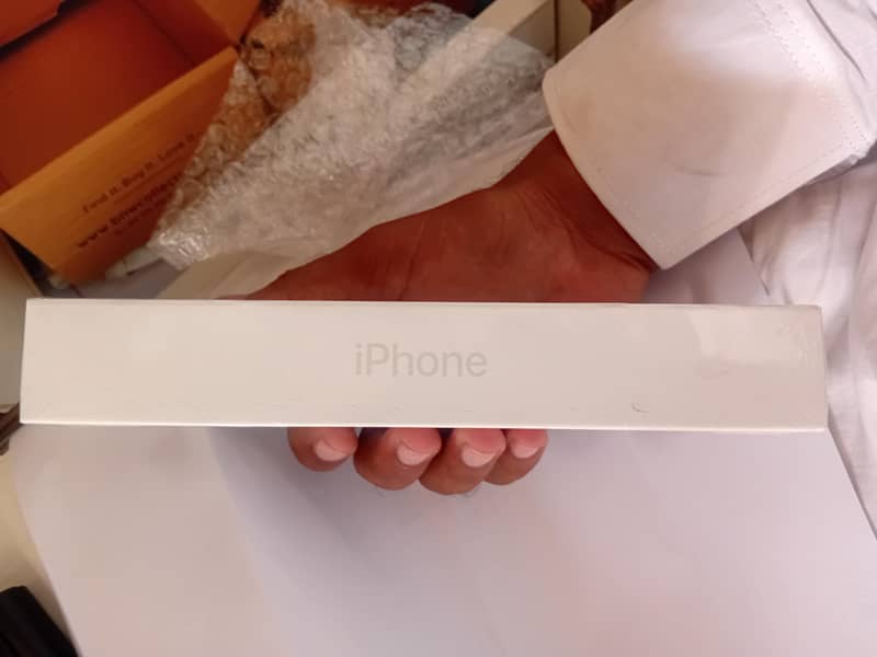 Apple iPhone 17 Pro Max 4