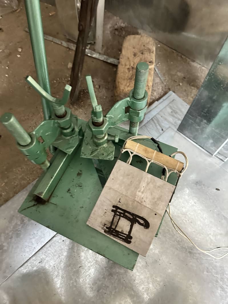 Upvc window making machine (portable) 3