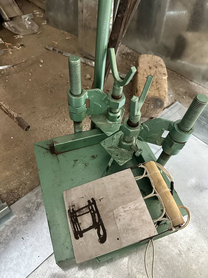 Upvc window making machine (portable) 4