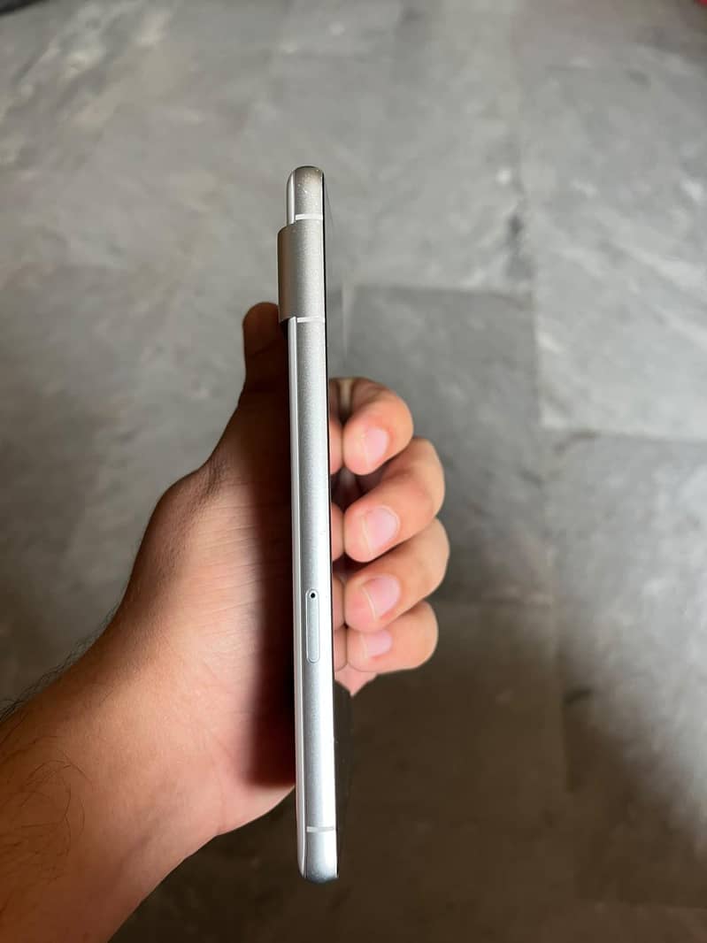 Google Pixel 7 4