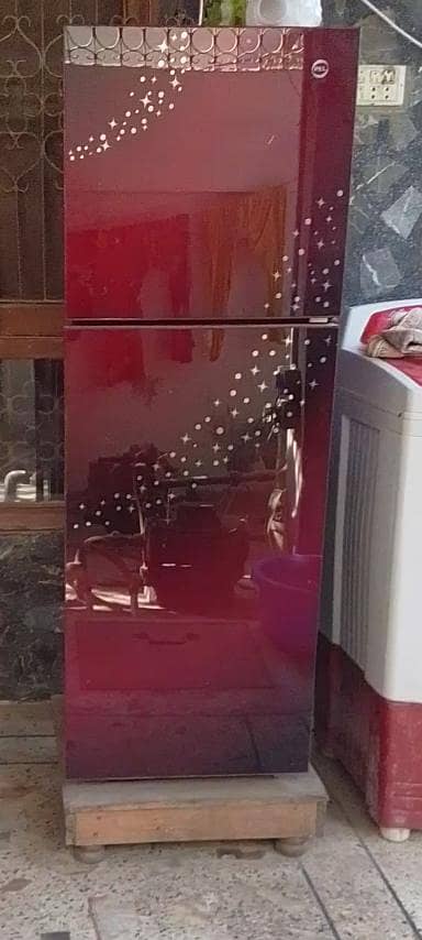 PEL GLASS DOOD REFRIGERATOR, GOOD CONDITION.