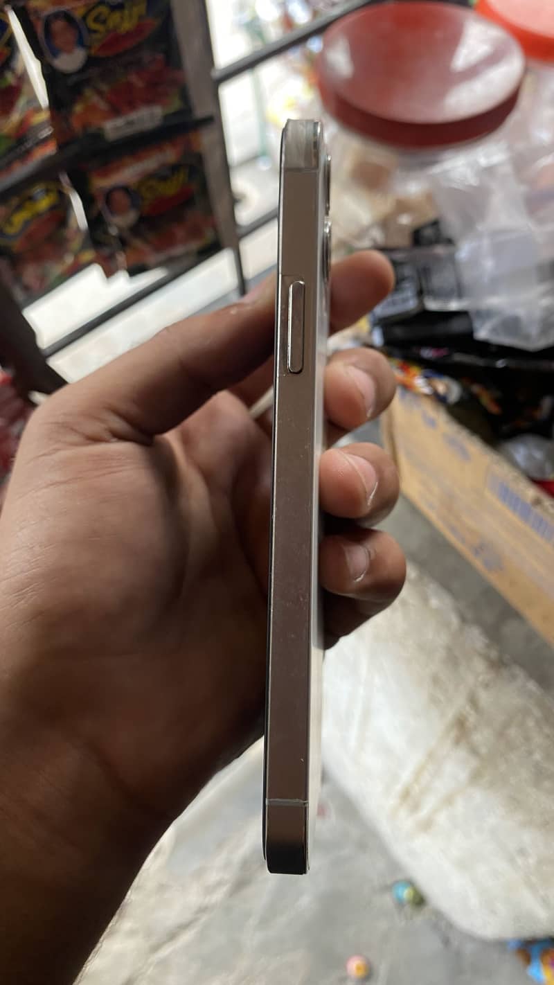 Apple iPhone 12 Pro 3