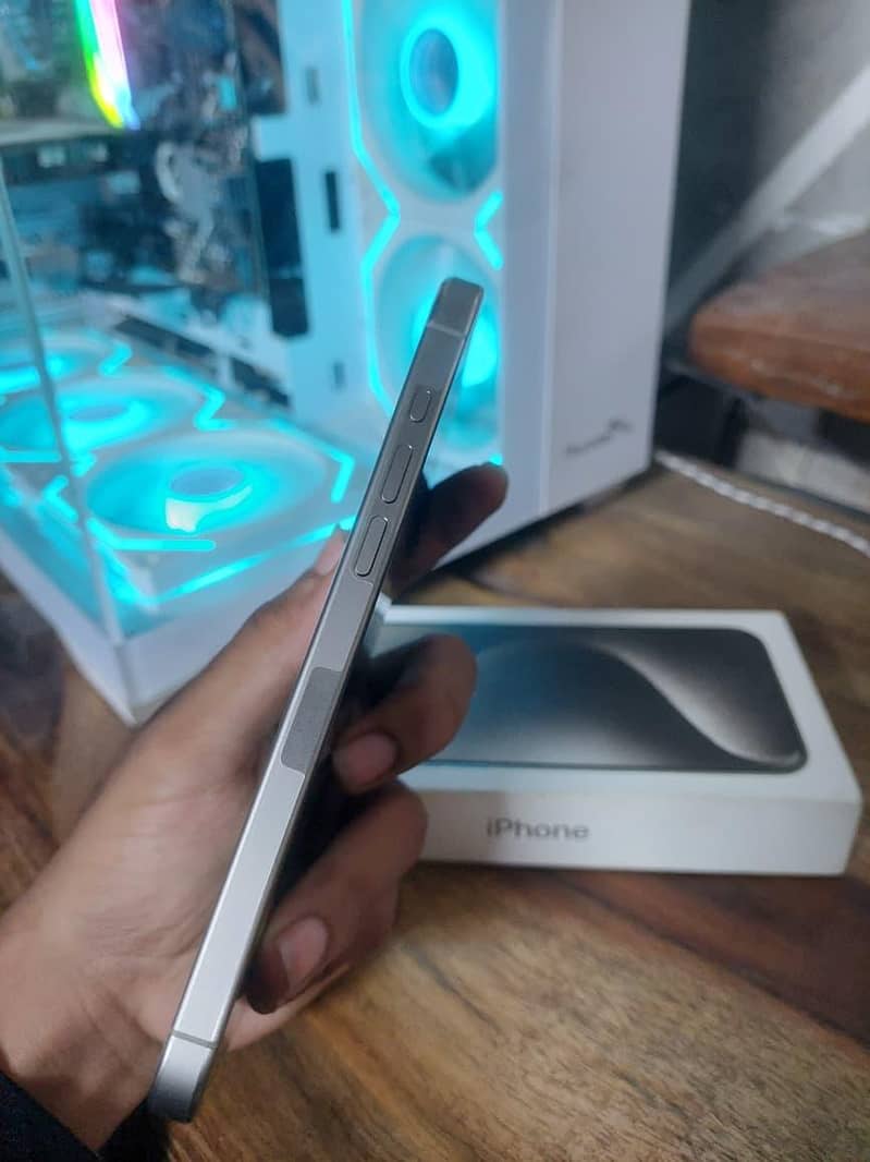 Apple iPhone 15 Pro Max 5