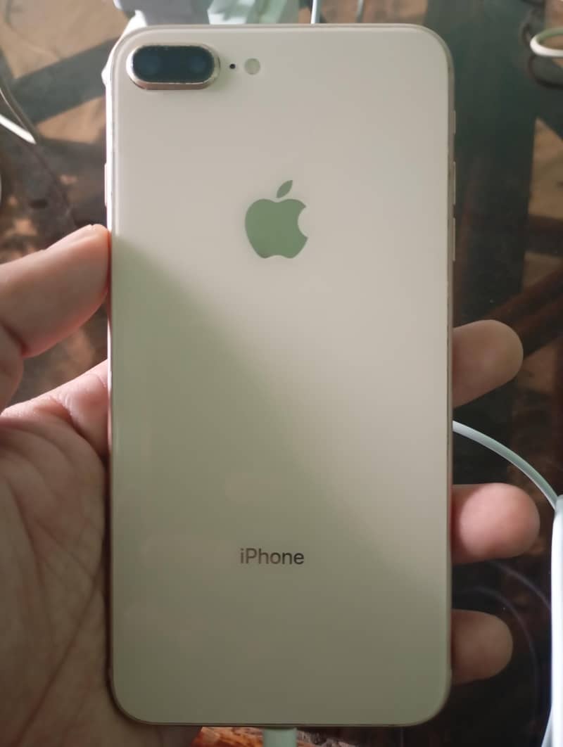Apple iPhone 8 Plus 0