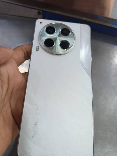 Tecno CAMON 30