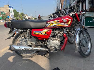 Honda 125 2025 Red