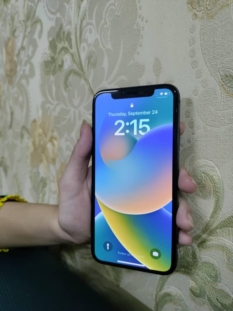Apple iPhone X 4