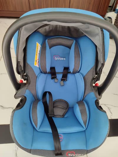 Tinnies Preloved Baby Carry cot baby car seat baby carrier