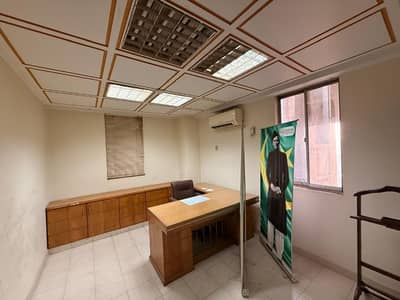FULLY FURNISHED OFFICE AVAILABLE FOR SALE 4950 SQ FT WITH 4 CAR PARKING BEST FOR MULTINATIONAL COMPANY OFFICES IT AND SOFTWARE HOUSES