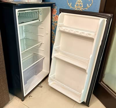 Mini Room Fridge: MIDAS
