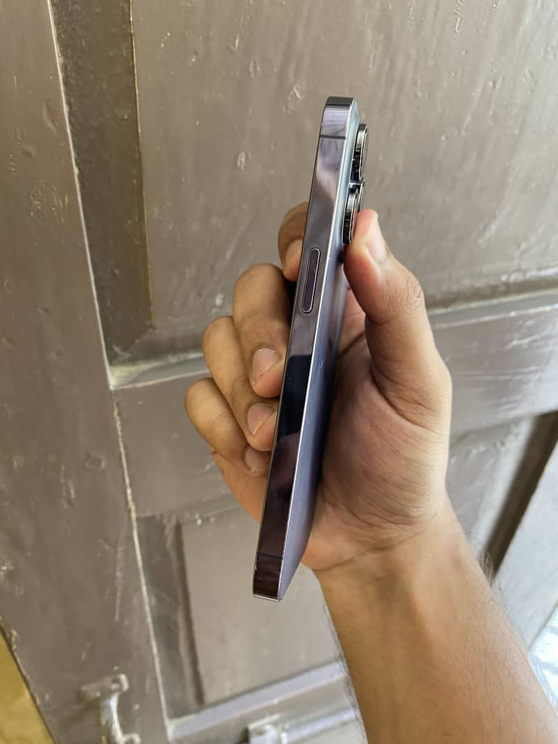 Apple iPhone 14 Pro 2