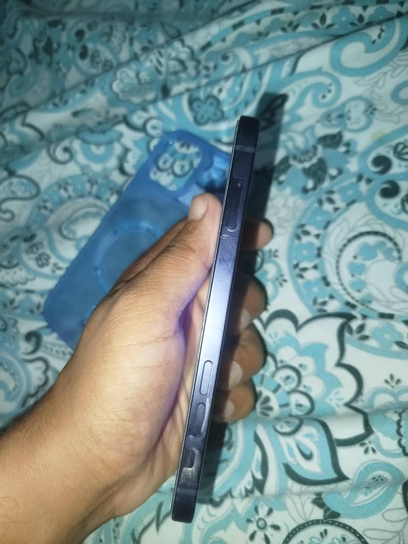 Apple iPhone 12 5