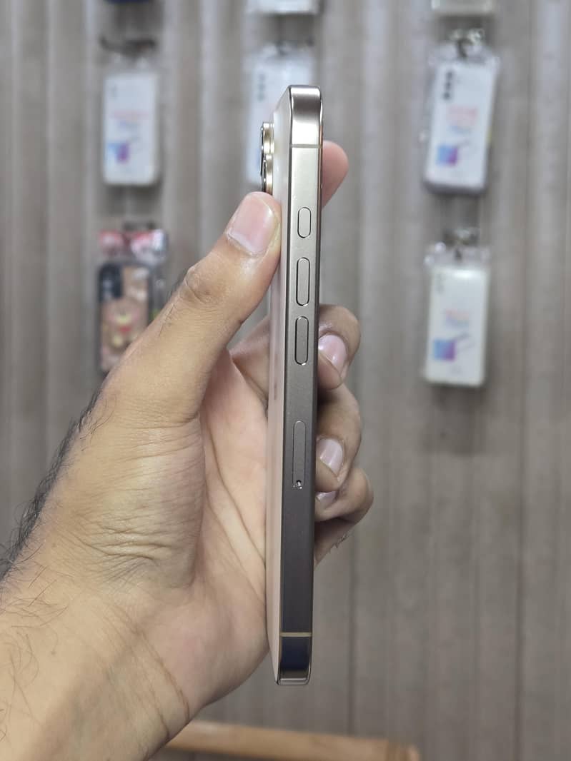 Iphone 16 Pro 5