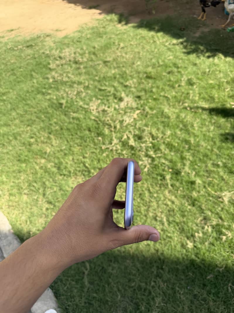 Apple iPhone 11 3