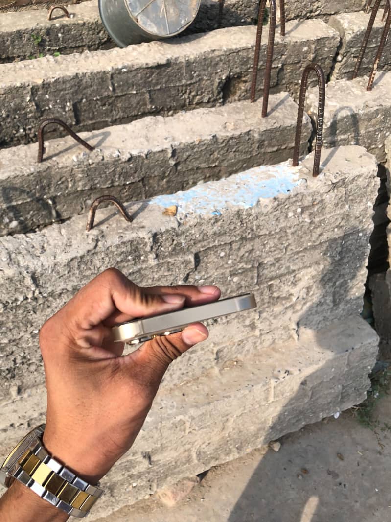 Apple iPhone 13 Pro Max 5