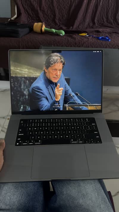 Macbook pro M2 pro 16 inches 2023 1TB