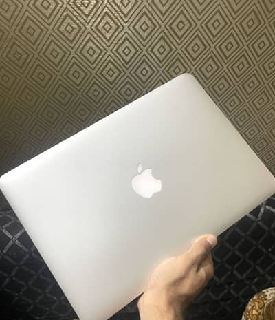 Apple MacBook Pro 2015 13-inch | Core i5 | 8GB RAM | 128GB SSD