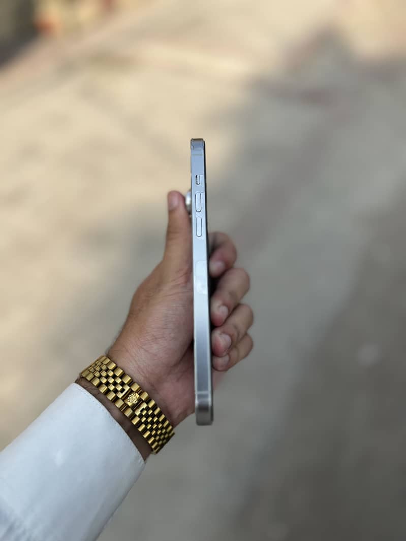 Apple iPhone 14 Pro Max 4