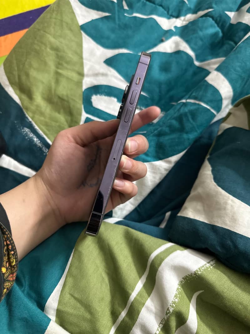 Apple iPhone 14 Pro 0