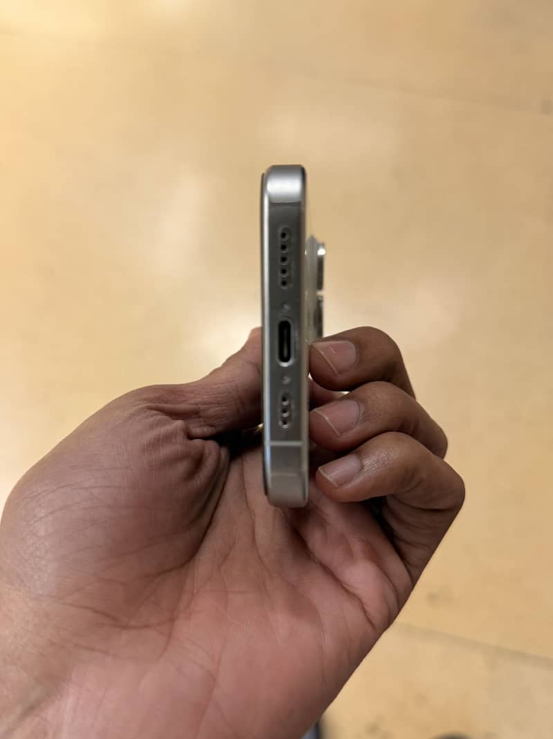 Apple iPhone 15 Pro 1