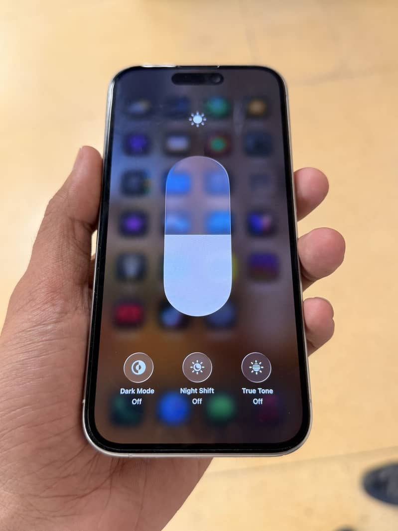 Apple iPhone 15 Pro 4