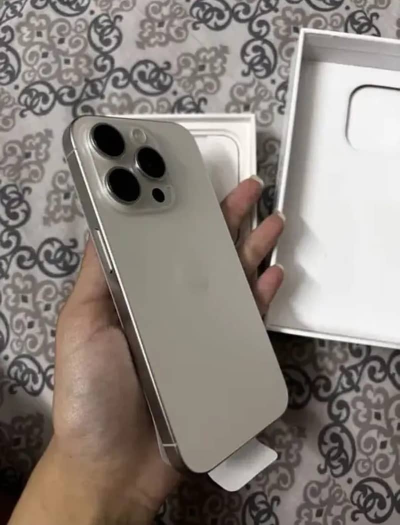 Apple iPhone 15 Pro 9