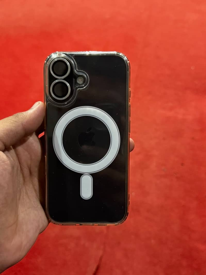Apple iPhone 16 3