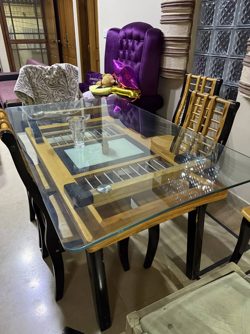 6 seater Dining Table 0