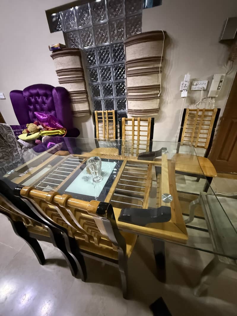 6 seater Dining Table 3