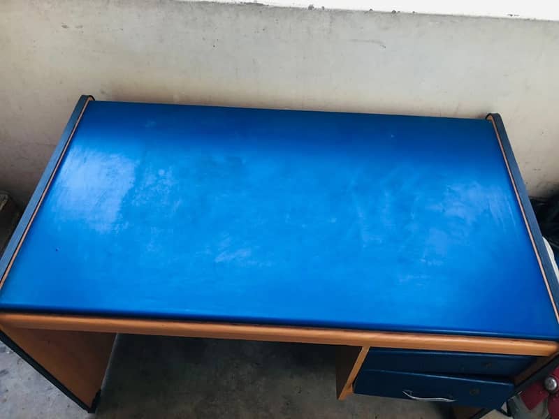 Office Computer Table / Computer Desk – Excellent Condition 1
