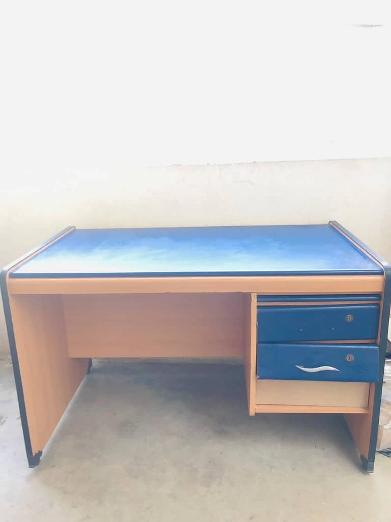 Office Computer Table / Computer Desk – Excellent Condition 2