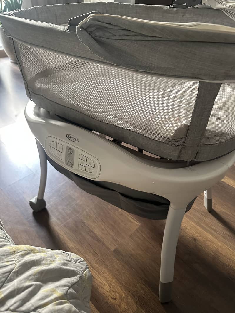 Baby cot 2