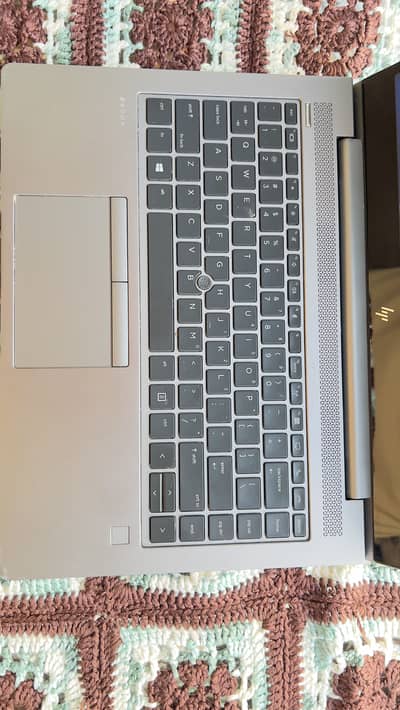 Hp zbook core i7 8th gen gloss touch screen