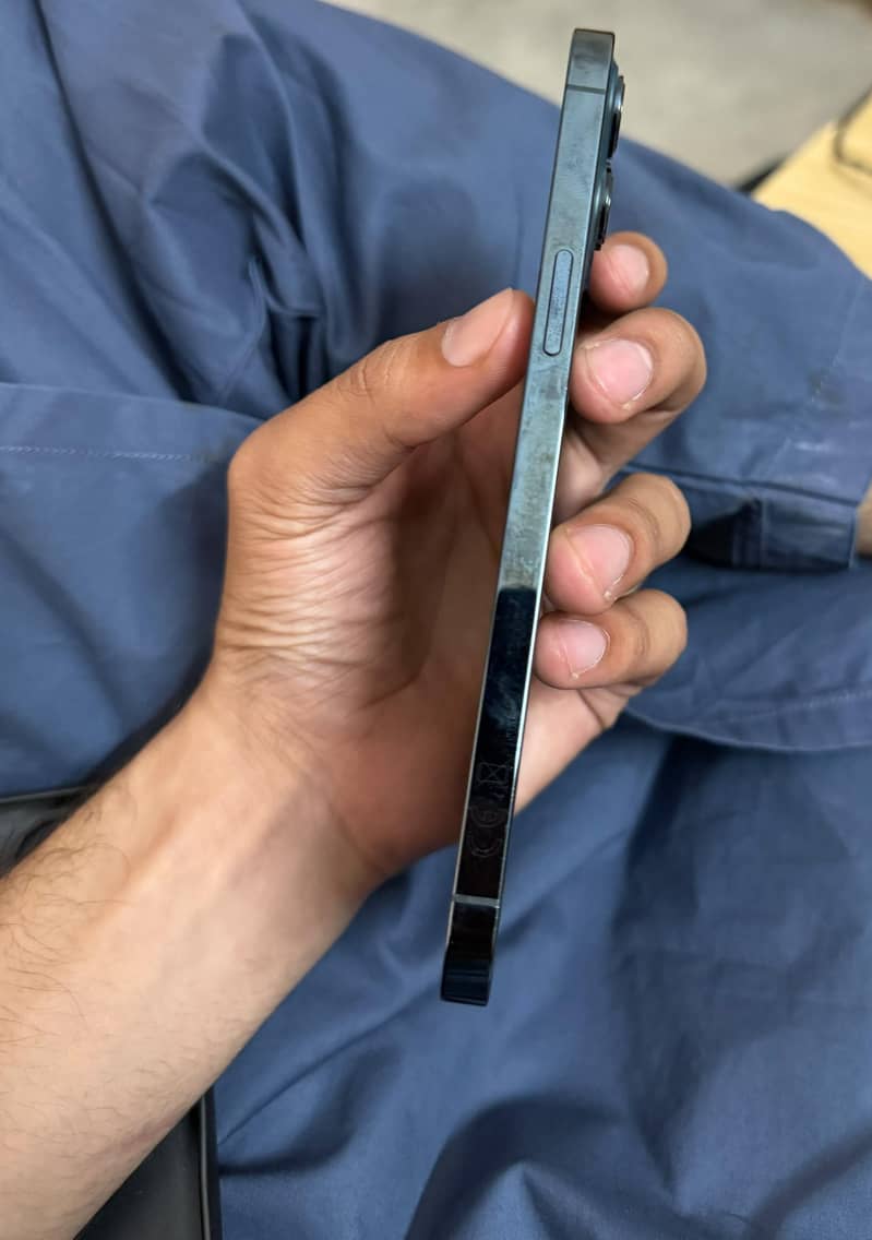 Apple iPhone 12 Pro Max 1