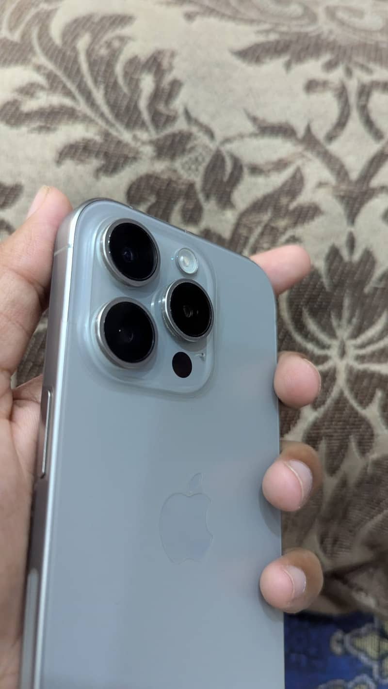 Apple iPhone 15 Pro 1