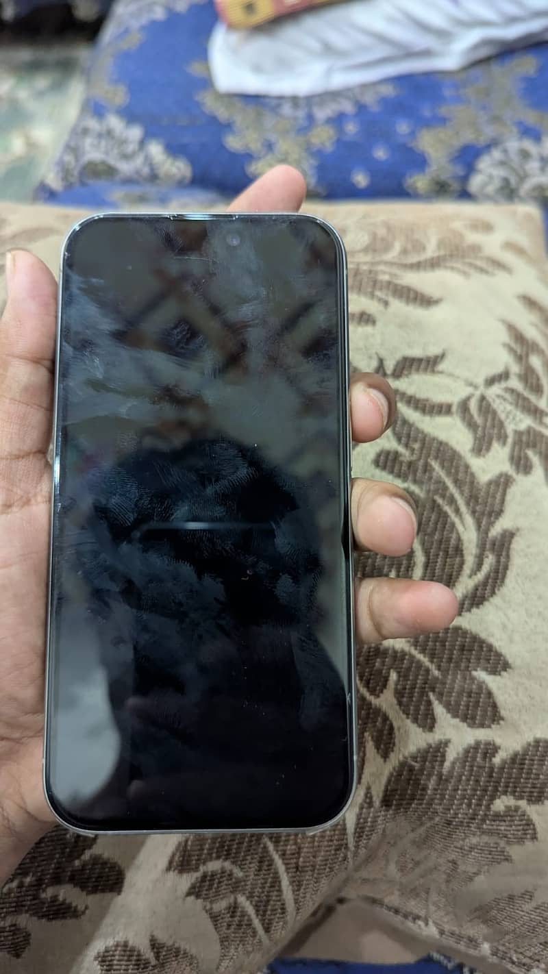 Apple iPhone 15 Pro 4