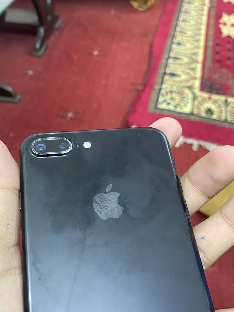 Apple iPhone 7 Plus 2