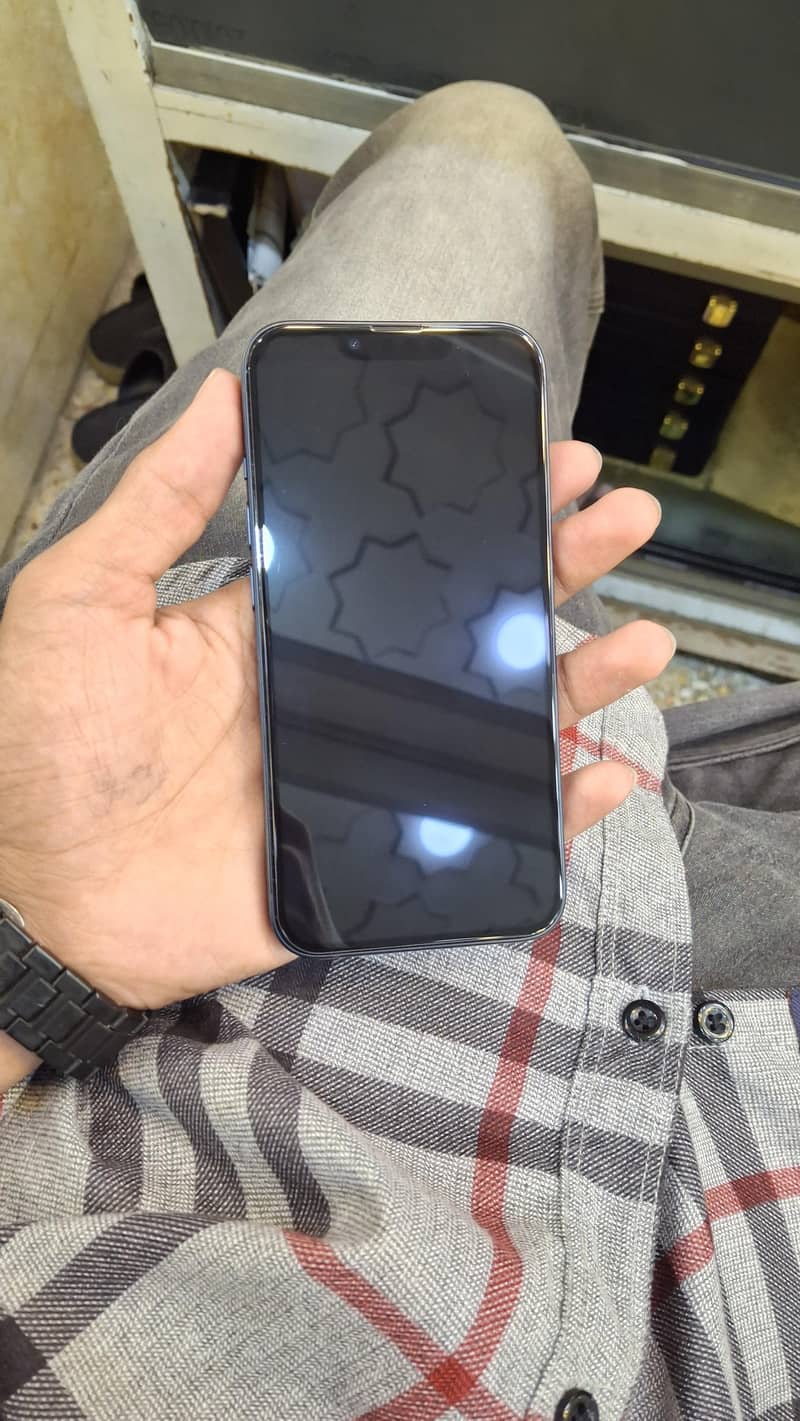 iPhone 13 2