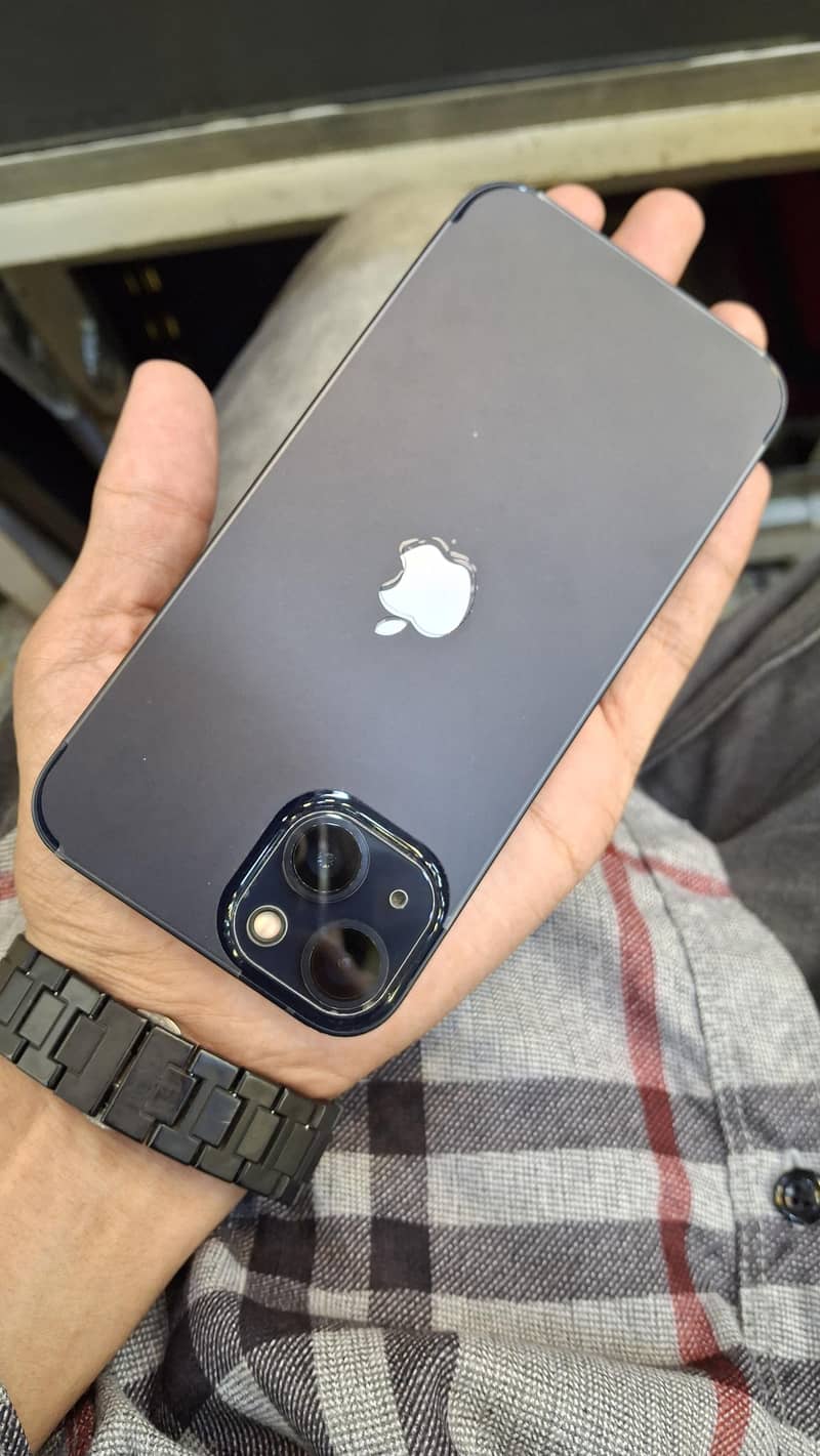 iPhone 13 6