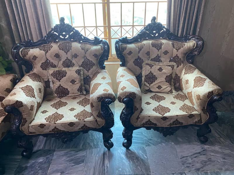 7Seater chinioti sofa 10/10 0