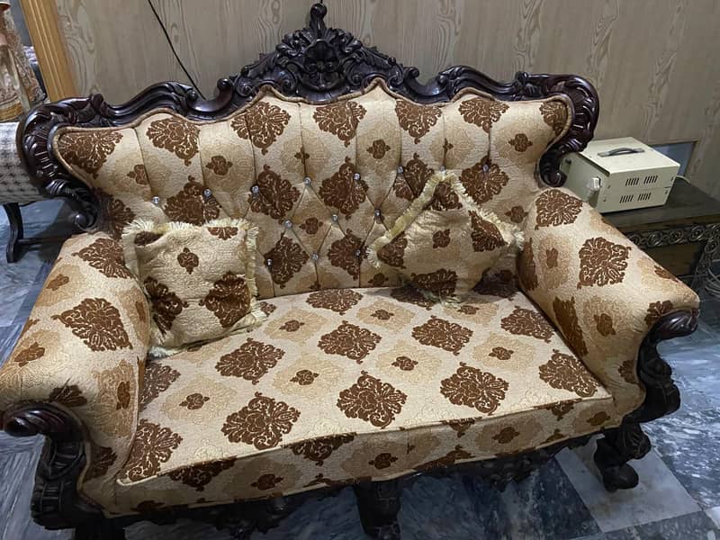 7Seater chinioti sofa 10/10 3